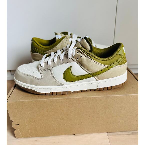 Nike Dunk Low Size 10.5 NEW Sail/Pacific Moss/Cream HF4262-133 - Picture 1 of 8
